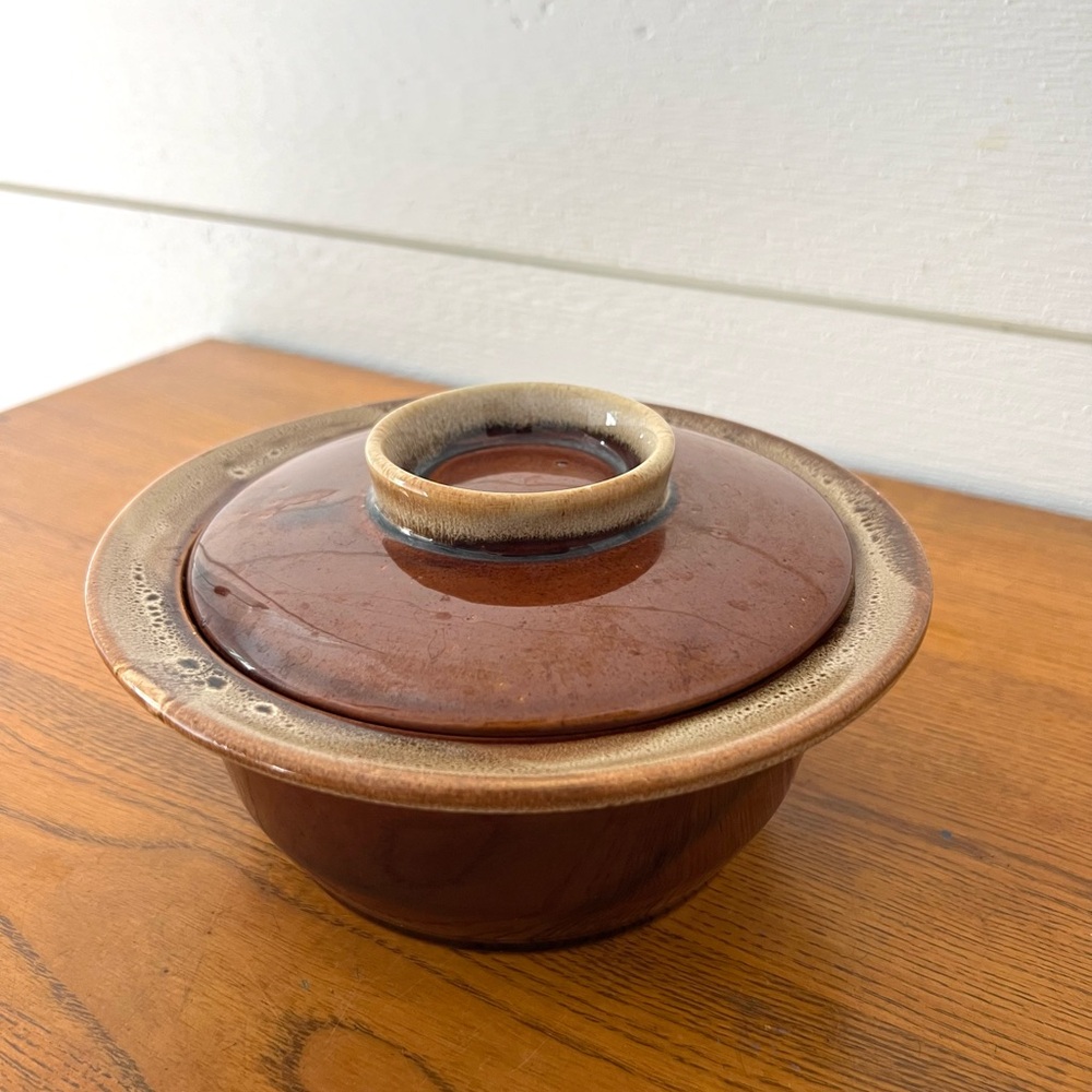 VINTAGE Hull 2-Tone Brown Drip Glaze 8" Oven Proof Covered Casserole Dish USA